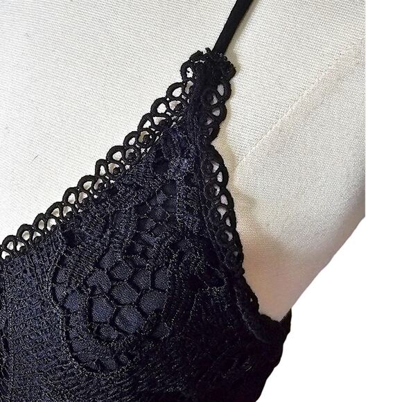 Annabelle Strappy Back Lace Dress in Black Size Large NWT - Picture 12 of 16